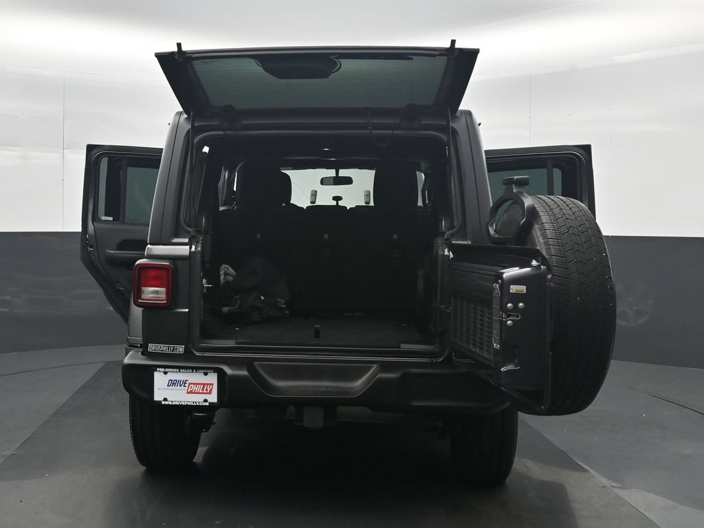 Used 2018 Jeep Wrangler Unlimited Sport AWD/4WD image 35