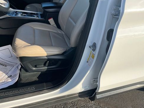 Used 2023 Ford Explorer XLT w/ Equipment Group 202A image 19