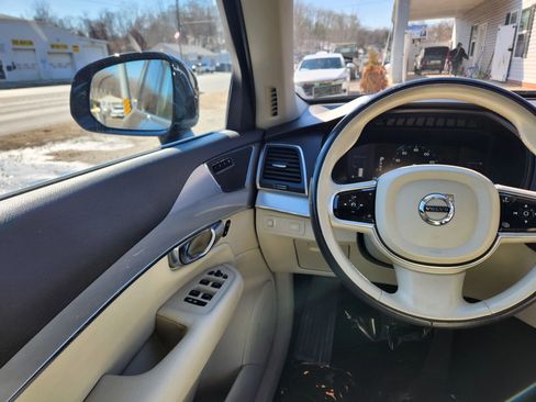 Used 2017 Volvo XC90 T5 Momentum w/ Vision Package image 34