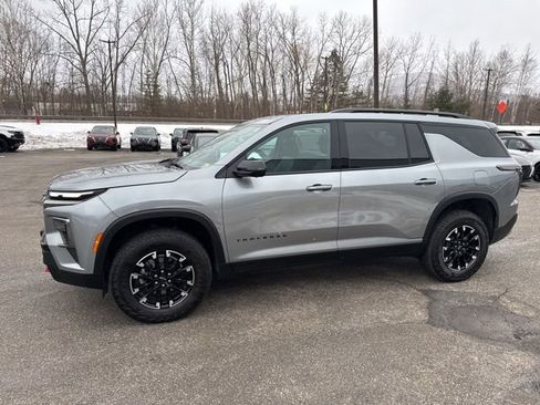 Used 2025 Chevrolet Traverse Z71 w/ Driver Confidence Package image 26