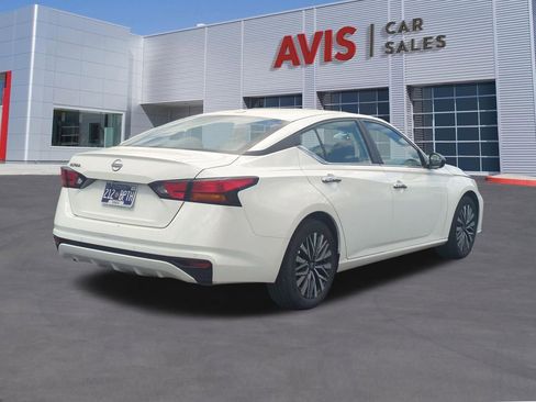 Used 2025 Nissan Altima 2.5 SV FWD image 6