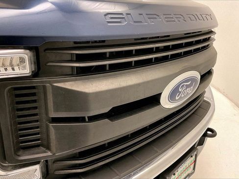 Used 2019 Ford F250 XL w/ Power Equipment Group image 27