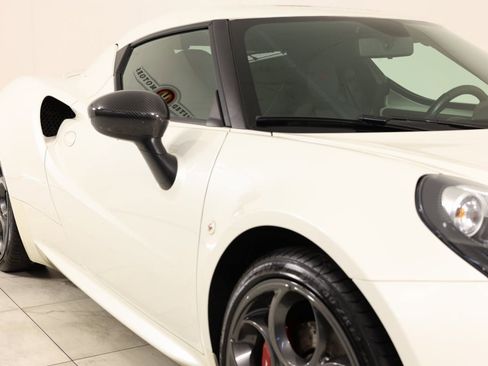 Used 2015 Alfa Romeo 4C Coupe w/ Leather Interior Group image 27