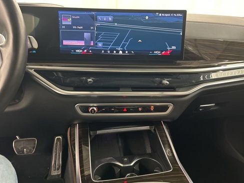 Used 2024 BMW X7 xDrive40i w/ M Sport Package image 14