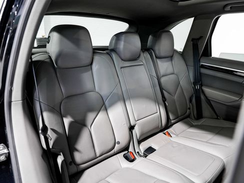 Used 2013 Porsche Cayenne Diesel AWD/4WD image 31