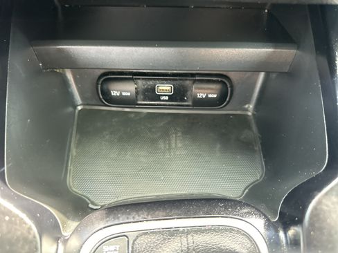 Used 2024 Kia Soul LX FWD image 17