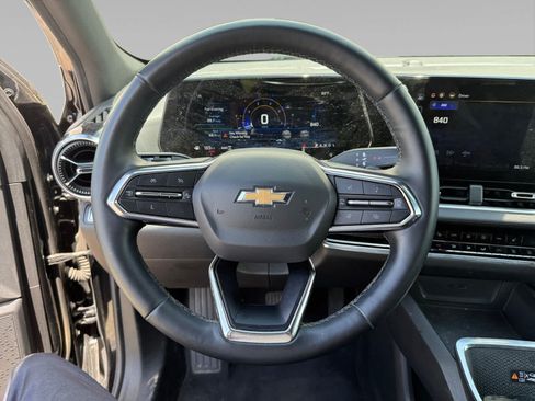 Used 2025 Chevrolet Equinox LT w/ Convenience Package II AWD/4WD image 13