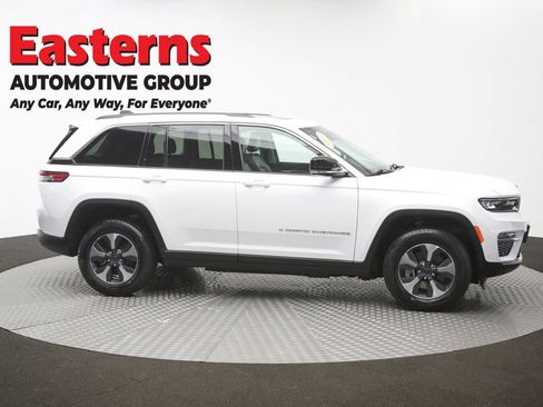 Used 2022 Jeep Grand Cherokee Limited 4xe w/ Luxury Tech Group II AWD/4WD image 49
