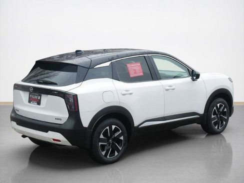 Certified 2025 Nissan Kicks SV image 3