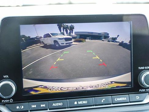 Used 2023 Nissan Rogue SV image 13