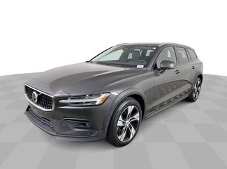 Used 2024 Volvo V60 B5 Cross Country Plus AWD/4WD video 1