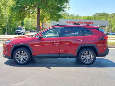 Certified 2022 Toyota RAV4 XLE Premium AWD/4WD image 10