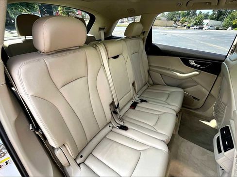 Used 2018 Audi Q7 3.0T Premium Plus image 19