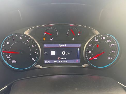 Used 2023 Chevrolet Equinox LT FWD image 4
