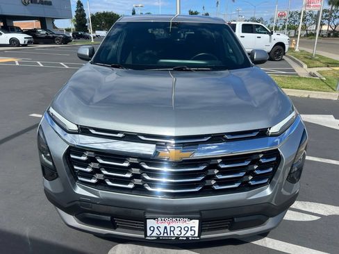 Used 2025 Chevrolet Equinox LT FWD image 8