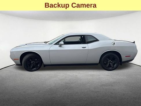 Used 2023 Dodge Challenger SXT RWD image 6