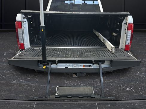 Used 2019 Ford F250 Lariat w/ Lariat Ultimate Package AWD/4WD image 25