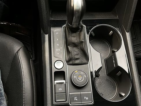 Used 2019 Volkswagen Atlas SEL Premium AWD/4WD image 33