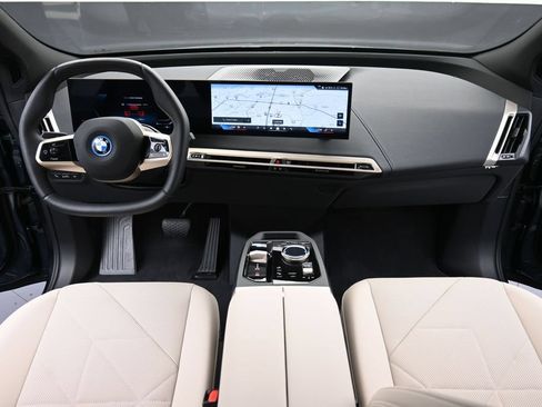 Used 2024 BMW iX xDrive50 w/ Sport Package AWD/4WD image 14