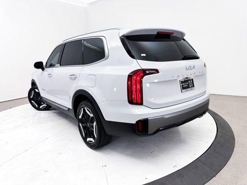 Used 2024 Kia Telluride S w/ S Sunroof Package FWD image 2