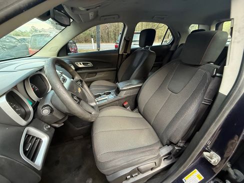 Used 2017 Chevrolet Equinox LS image 10