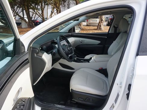 Used 2024 Hyundai Tucson SEL w/ Convenience Package FWD image 2