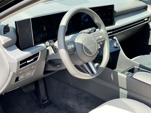 Used 2025 Hyundai Sonata SEL FWD image 14