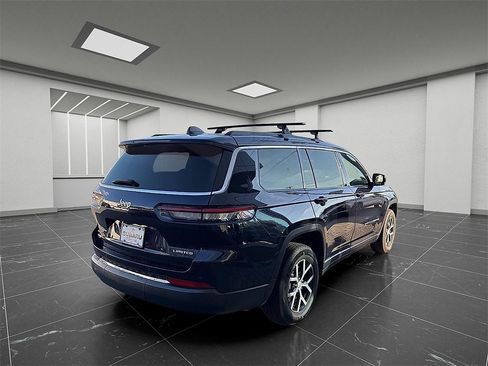 Used 2024 Jeep Grand Cherokee L Limited image 13