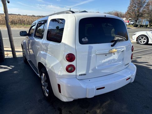 Used 2010 Chevrolet HHR LT image 7
