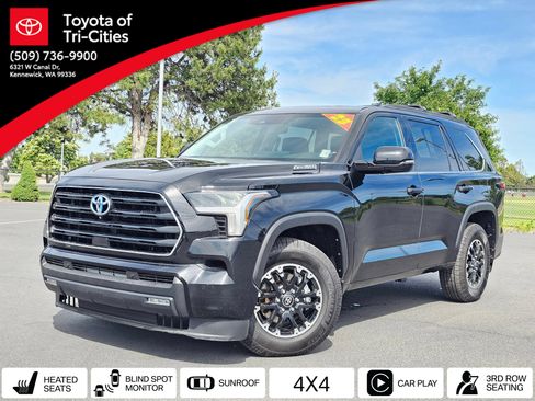 Used 2023 Toyota Sequoia SR5 w/ SR5 Premium Package AWD/4WD image 32