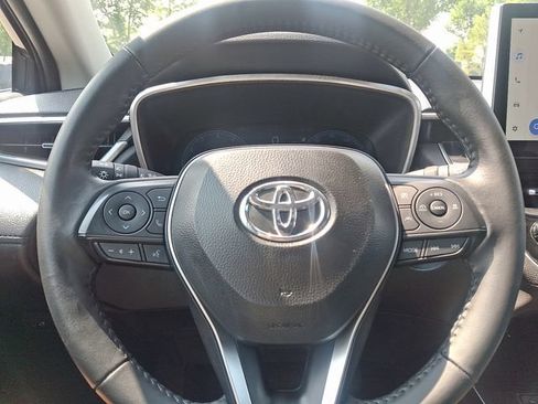 Used 2026 Toyota Corolla Cross XLE FWD image 18