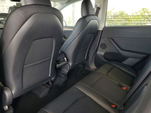Used 2023 Tesla Model Y Performance AWD/4WD image 10