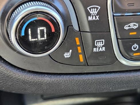 Used 2019 Chevrolet Equinox LT FWD image 21