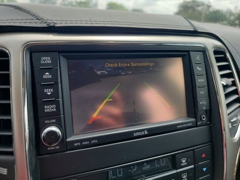 Used 2011 Jeep Grand Cherokee Overland image 21