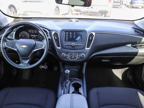 Used 2017 Chevrolet Malibu Hybrid image 12