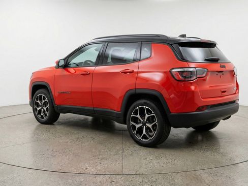 Used 2025 Jeep Compass Limited image 6