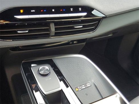 Certified 2026 Buick Enclave Preferred image 28