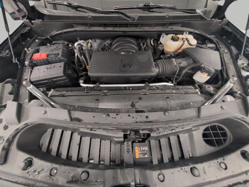 Used 2025 GMC Yukon XL Denali AWD/4WD image 9