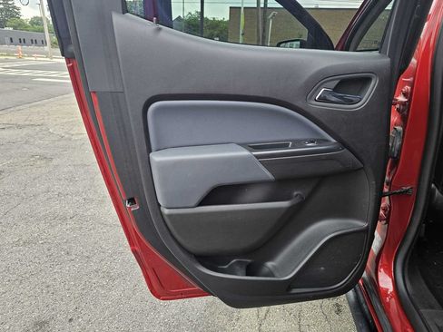 Used 2015 Chevrolet Colorado Z71 AWD/4WD image 29