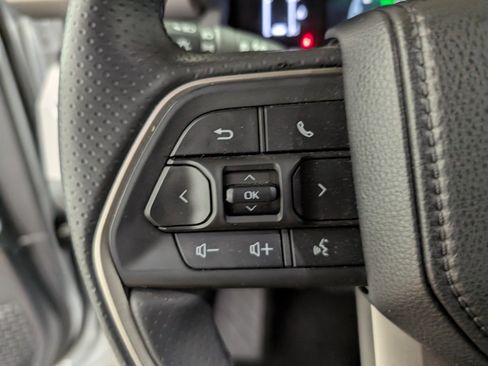 Used 2025 Toyota 4Runner SR5 image 18