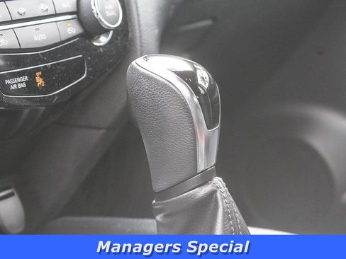 Used 2018 Nissan Rogue SV image 20