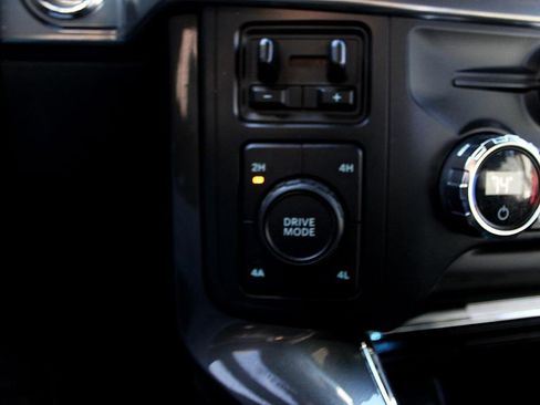 Used 2021 Ford F150 Lariat w/ Equipment Group 502A High image 26