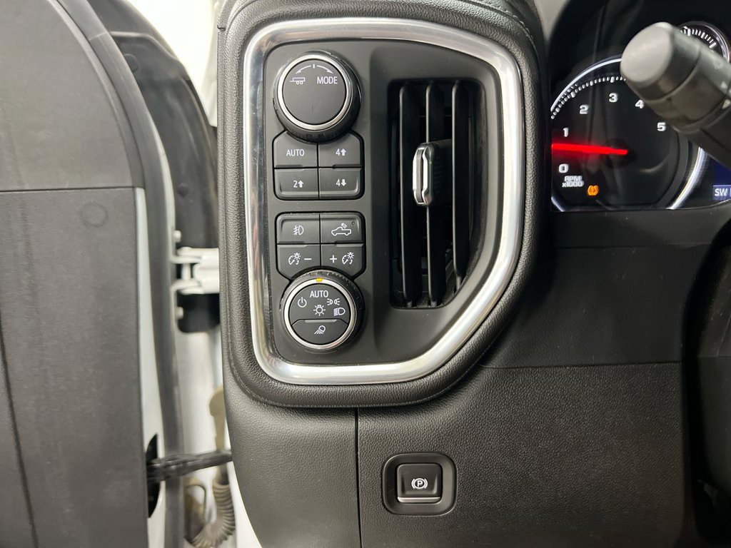 Used 2020 Chevrolet Silverado 2500 LTZ AWD/4WD image 18