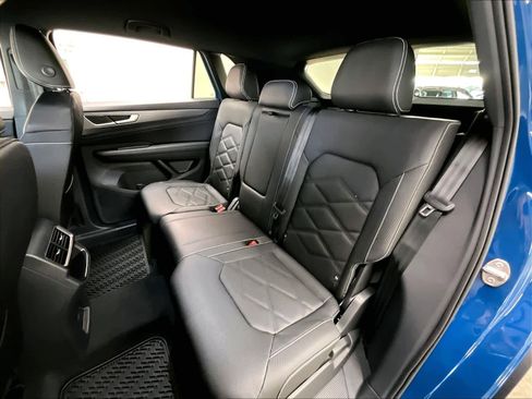 New 2026 Volkswagen Atlas Cross Sport SE image 12