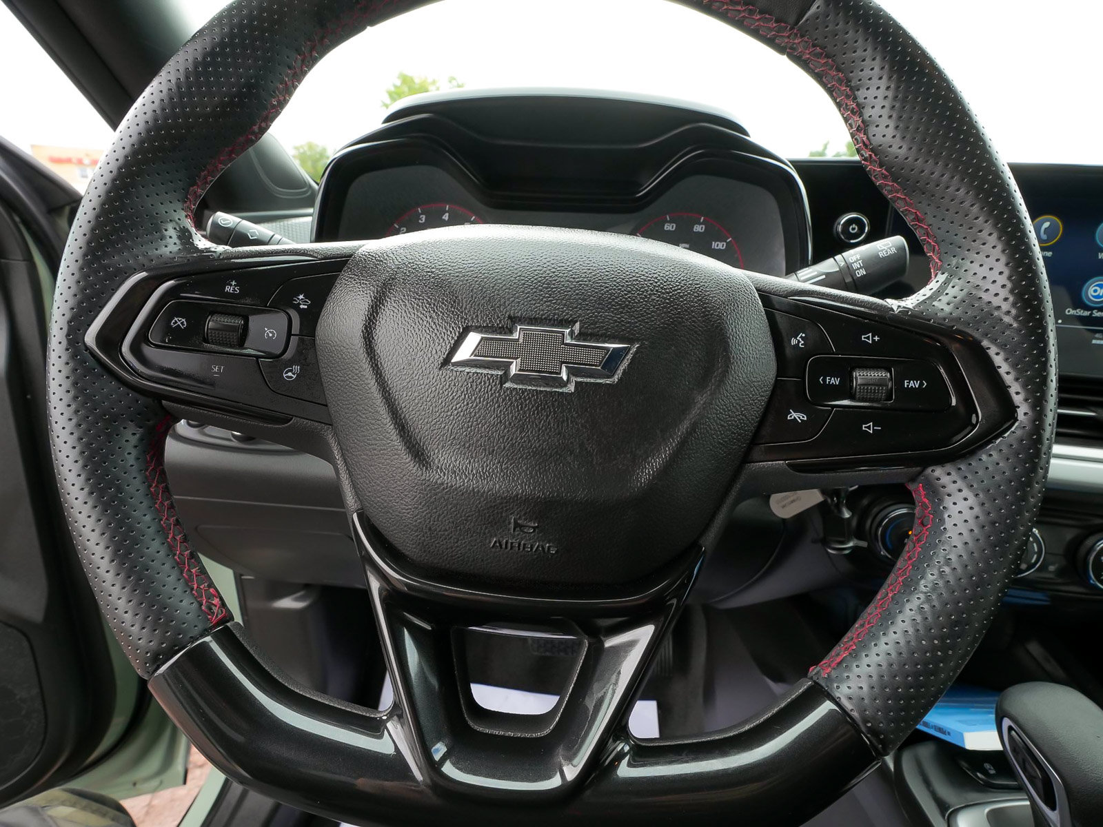 Used 2024 Chevrolet Trax RS w/ Driver Confidence Package FWD image 19