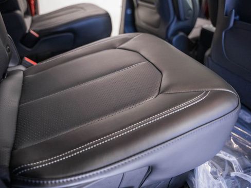 New 2026 Chrysler Pacifica Select FWD image 28