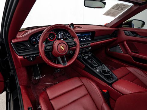 Certified 2022 Porsche 911 Targa 4 GTS AWD/4WD image 4