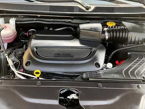 Used 2025 Chrysler Pacifica Select FWD image 31