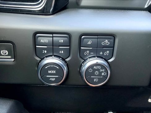 Used 2025 GMC Sierra 2500 AT4 w/ AT4 Premium Plus Package image 35