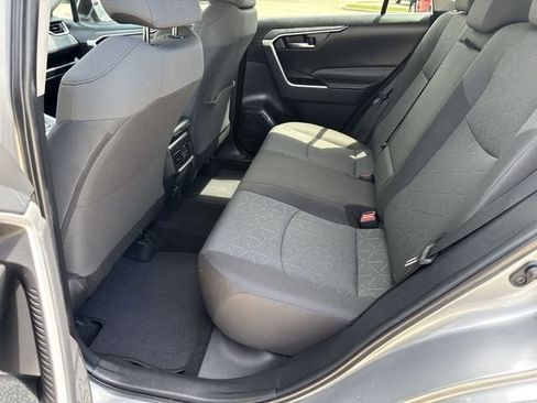 Used 2022 Toyota RAV4 XLE w/ Convenience Package FWD image 16